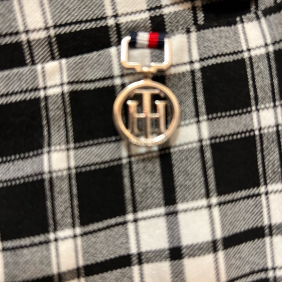 Tommy Hilfiger.Black and White Checkered Straight Leg Pants Size 4 - Picture 8 of 8